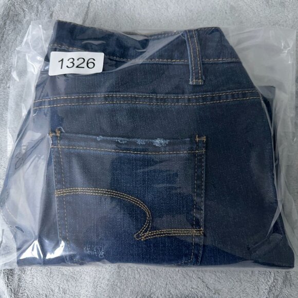 Time and Tru Mid Rise Straight Cropped Jeans Distressed Womens Blue Size 10 - Picture 12 of 12